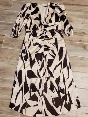 Express Abstract Dress Black White Ivory 3/4 length Capped Sleeve High Low Med